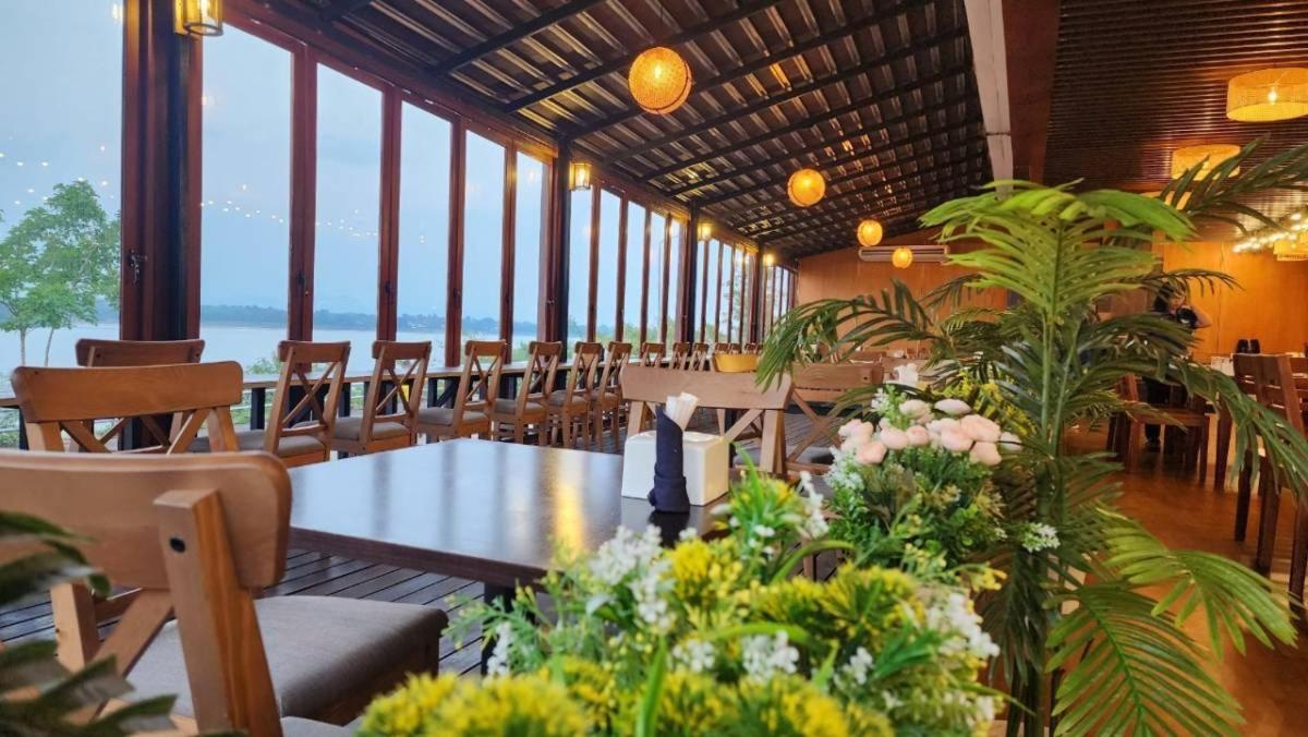 Blu Hotel Nakhon Phanom Exteriör bild