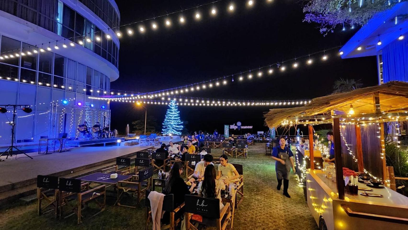 Blu Hotel Nakhon Phanom Exteriör bild