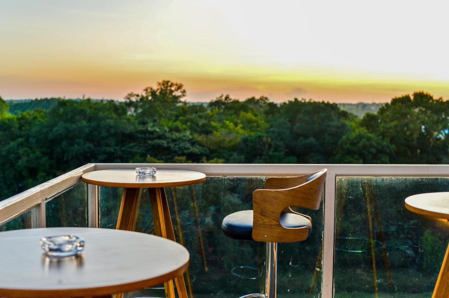 Blu Hotel Nakhon Phanom Exteriör bild