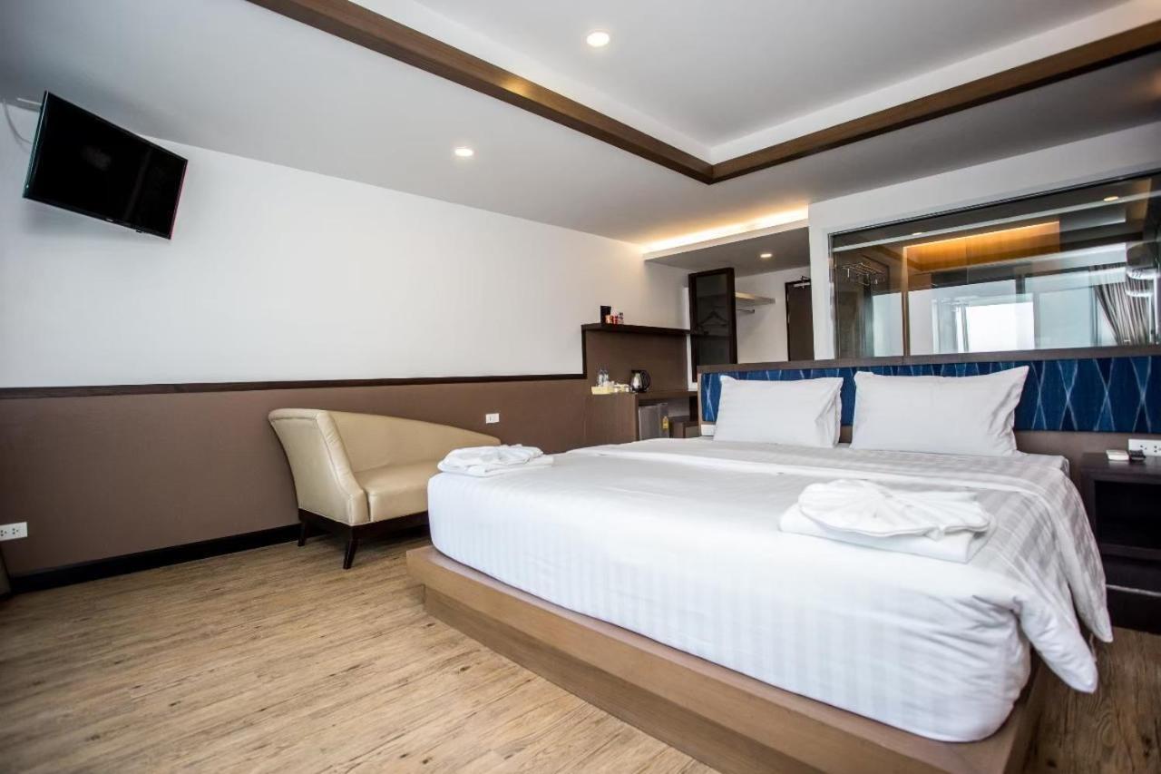 Blu Hotel Nakhon Phanom Exteriör bild