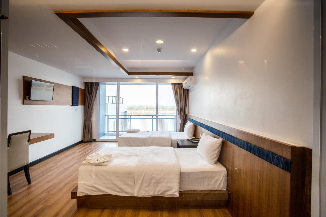 Blu Hotel Nakhon Phanom Exteriör bild
