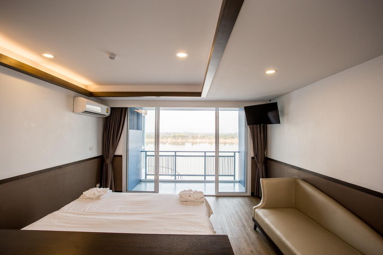 Blu Hotel Nakhon Phanom Exteriör bild