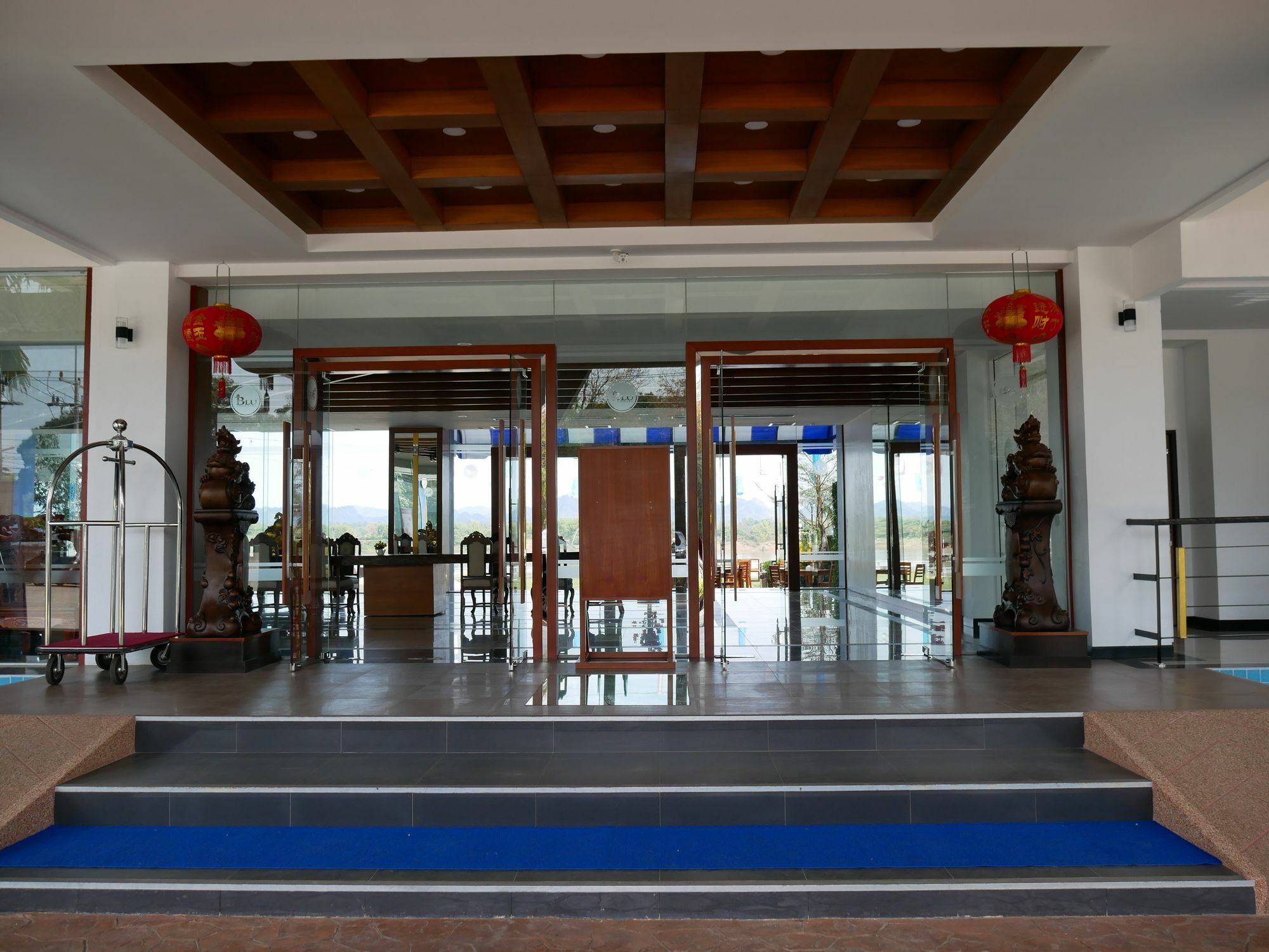 Blu Hotel Nakhon Phanom Exteriör bild