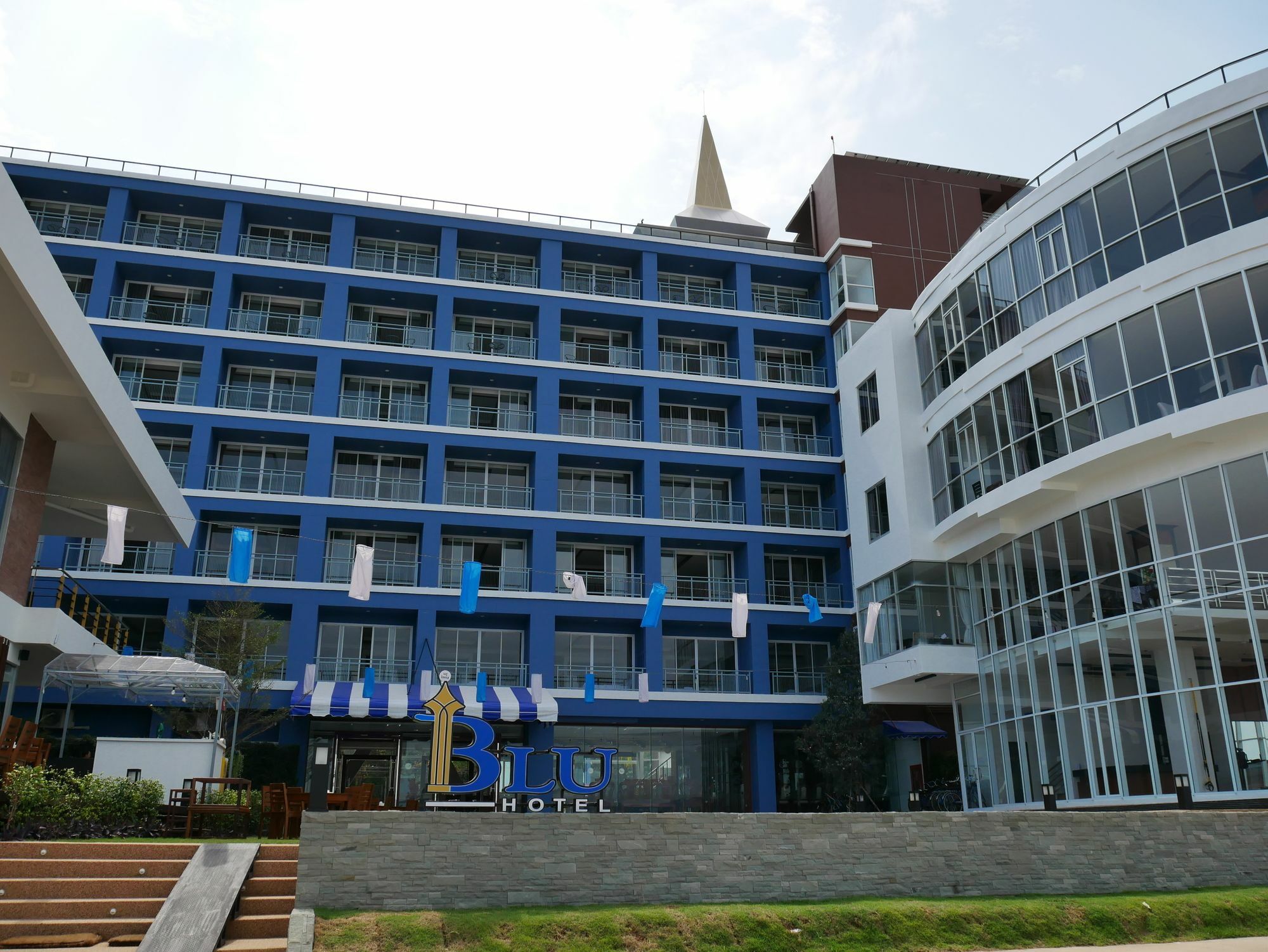 Blu Hotel Nakhon Phanom Exteriör bild