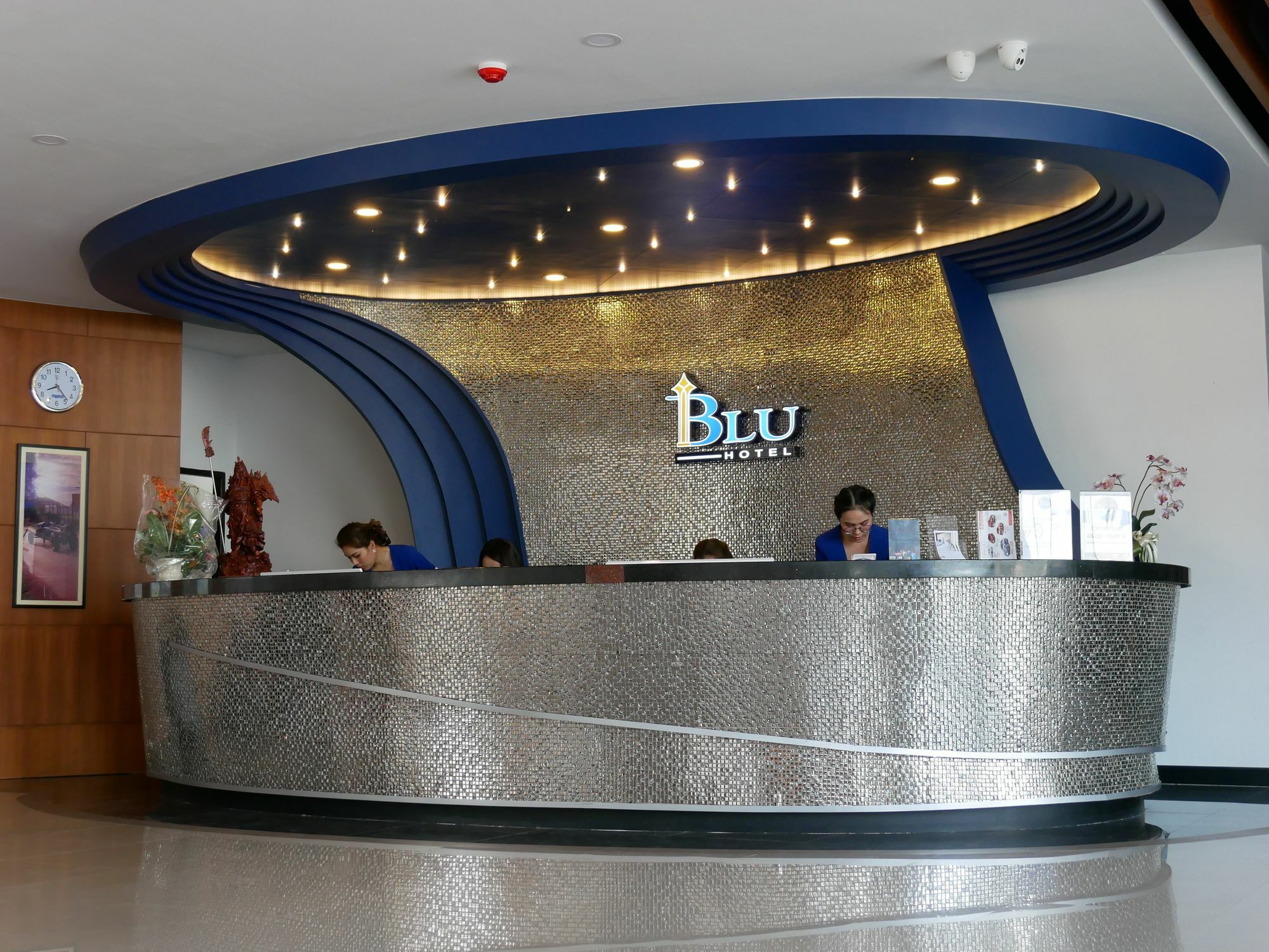 Blu Hotel Nakhon Phanom Exteriör bild